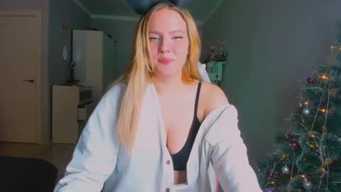 Snapshot of alicecaseyy chatting on January 2025 10:30:02 PM AliceCasey online show from January 2025 10:30:02 PM