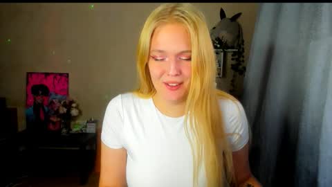 Snapshot of alicecaseyy chatting on November 2025 02:17:01 PM AliceCasey online show from November 2025 02:17:01 PM