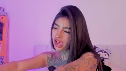 Alice  online show from November 2025 09:03:02 PM