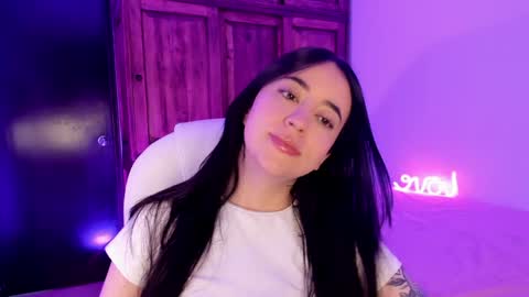 Snapshot of alicee_2 chatting on January 2025 08:22:01 PM Aliceee .. 97YP9VWGZHrefnav wishlist lists 1 online show from January 2025 08:22:01 PM