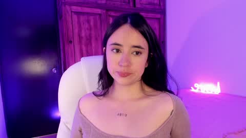 Snapshot of alicee_2 chatting on January 2025 08:37:02 PM Aliceee .. 97YP9VWGZHrefnav wishlist lists 1 online show from January 2025 08:37:02 PM