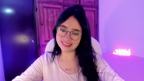 Snapshot of alicee_2 chatting on February 2025 10:26:02 AM Aliceee .. 97YP9VWGZHrefnav wishlist lists 1 online show from February 2025 10:26:02 AM