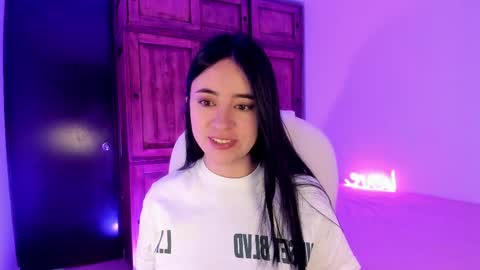 Snapshot of alicee_2 chatting on February 2025 12:16:01 PM Aliceee .. 97YP9VWGZHrefnav wishlist lists 1 online show from February 2025 12:16:01 PM