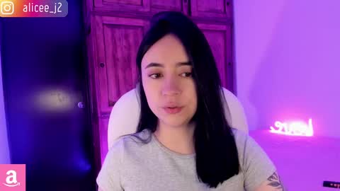Snapshot of alicee_2 chatting on February 2025 06:04:02 PM Aliceee .. 97YP9VWGZHrefnav wishlist lists 1 online show from February 2025 06:04:02 PM