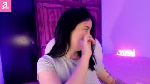 Snapshot of alicee_2 chatting on February 2025 08:10:01 PM Aliceee .. 97YP9VWGZHrefnav wishlist lists 1 online show from February 2025 08:10:01 PM