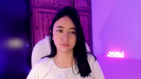 Snapshot of alicee_2 chatting on February 2025 05:09:02 PM Aliceee .. 97YP9VWGZHrefnav wishlist lists 1 online show from February 2025 05:09:02 PM
