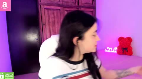 Snapshot of alicee_2 chatting on April 2026 12:24:02 AM Aliceee .. 97YP9VWGZHrefnav wishlist lists 1 online show from April 2026 12:24:02 AM