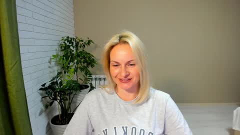 Alicee online show from January 2025 06:37:02 PM