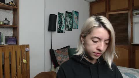 alicee_logan_ online show from April 2026 02:34:02 AM