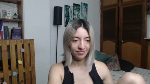 alicee_logan_ online show from July 2026 01:23:02 AM