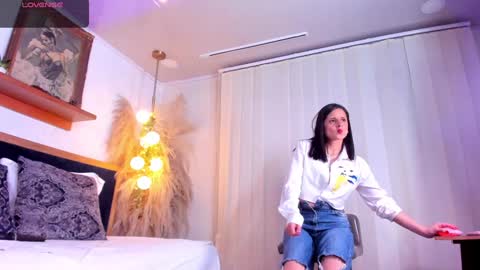 Aleja  online show from January 2025 11:43:01 AM