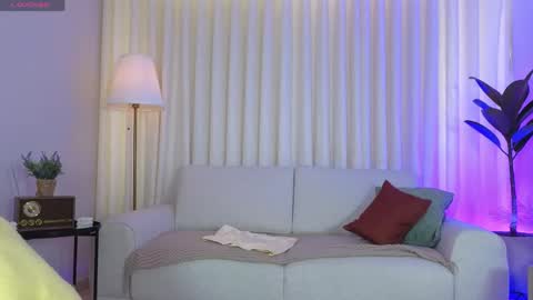 Aleja  online show from May 2026 02:25:01 PM
