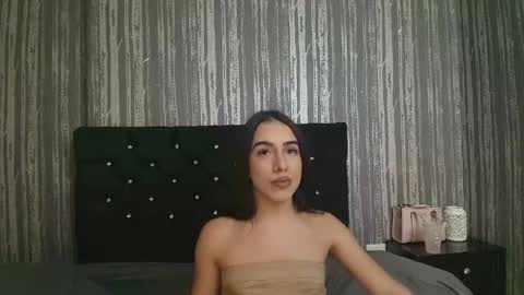 alicee_moonn online show from May 2026 09:01:02 PM