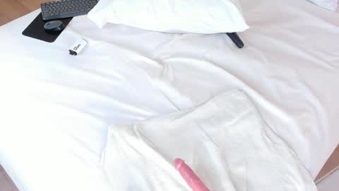 Alice  online show from February 2025 07:09:02 AM