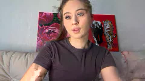 aliceinlustland online show from May 2026 12:34:02 PM