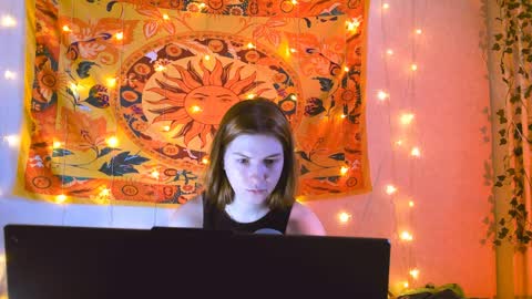 Alice online show from April 2026 05:18:02 AM