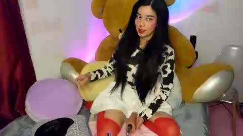 Snapshot of alicekingdom chatting on November 2025 12:32:02 AM Alicekingdom online show from November 2025 12:32:02 AM