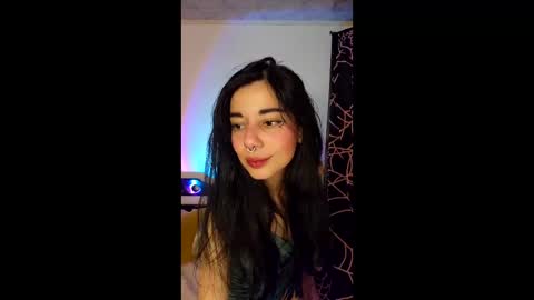 Snapshot of alicekingdom chatting on January 2026 01:18:01 AM Alicekingdom online show from January 2026 01:18:01 AM