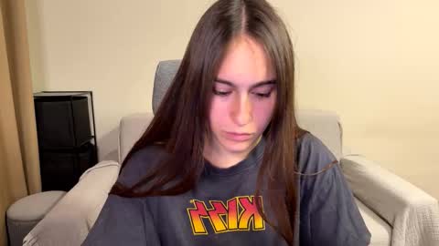 alicekollt online show from September 2025 07:52:01 PM