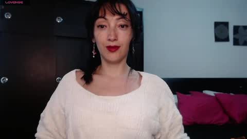 Snapshot of alicelove75 chatting on May 2026 09:44:02 PM alicelove75 online show from May 2026 09:44:02 PM