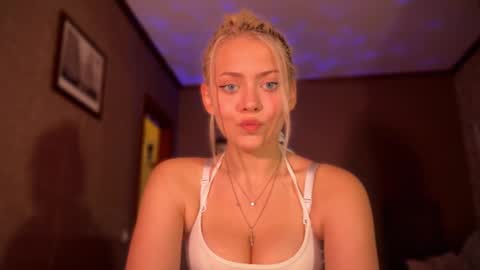 aliceoceaneyes online show from September 2025 04:43:02 PM