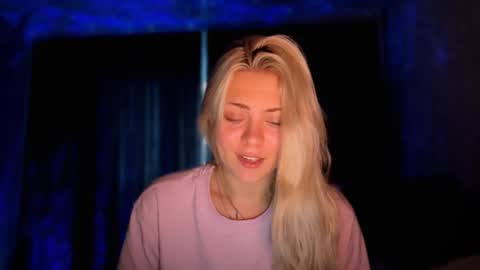 aliceoceaneyes online show from November 2025 01:12:02 PM