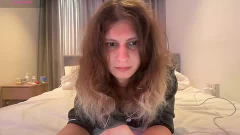 AlicePinkhead online show from April 2026 09:04:01 AM