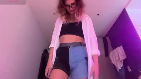 AlicePinkhead online show from May 2026 08:32:01 AM