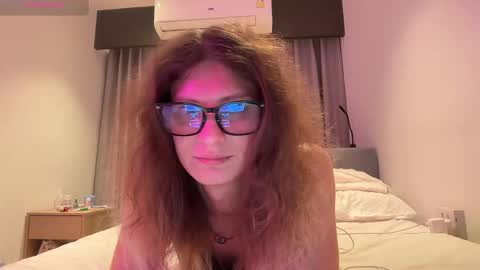 AlicePinkhead online show from May 2026 08:45:01 AM