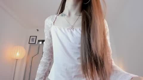 alicerosee___ online show from August 2026 05:38:02 PM