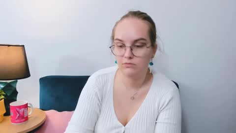 Snapshot of alicesensitive chatting on September 2025 11:00:02 AM alicesensitive online show from September 2025 11:00:02 AM