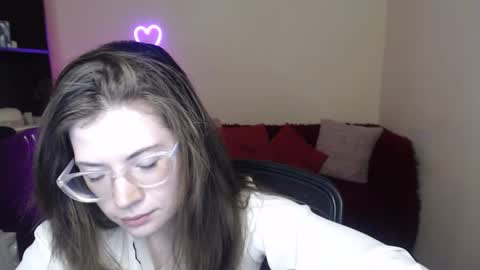 Alicia online show from February 2025 12:30:02 PM