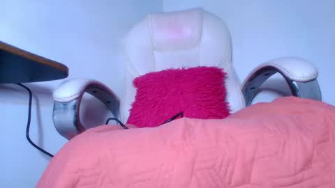 Snapshot of alicia_kyse chatting on January 2025 03:04:02 AM Alicia Kyse online show from January 2025 03:04:02 AM