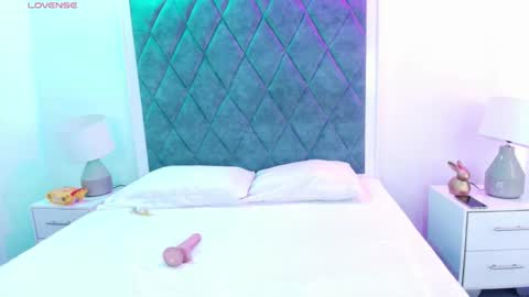 Snapshot of alicia_smiith chatting on February 2026 04:21:01 AM Alicia online show from February 2026 04:21:01 AM