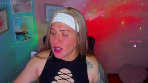 Jennyfer online show from April 2026 08:50:02 PM
