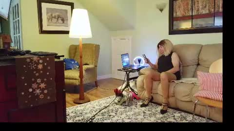 Snapshot of aliciadehart181 chatting on July 2026 07:10:02 PM Alicia deHart Help me reach 1000 Followers. Its FREE online show from July 2026 07:10:02 PM