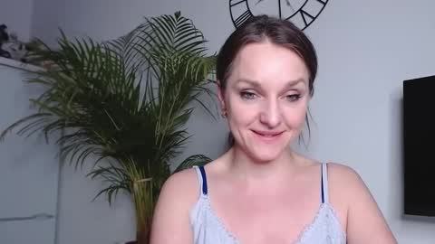 Alicia online show from February 2025 07:24:02 PM