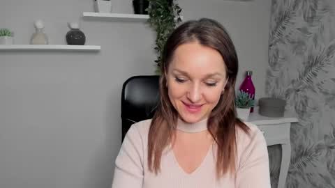 Alicia online show from February 2025 06:02:02 PM