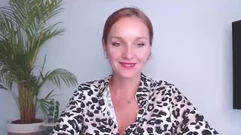 Alicia online show from September 2025 05:51:02 AM