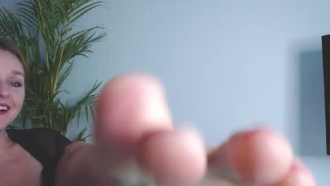 Alicia online show from October 2025 07:42:01 AM