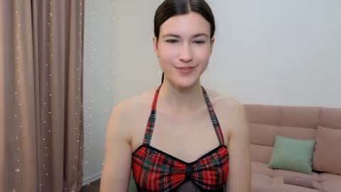 Snapshot of alicianoveli chatting on December 2024 03:31:01 PM alicianoveli online show from December 2024 03:31:01 PM