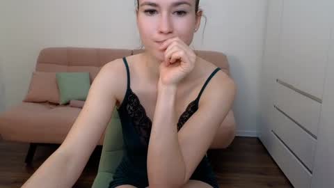 Snapshot of alicianoveli chatting on January 2025 02:23:02 PM alicianoveli online show from January 2025 02:23:02 PM