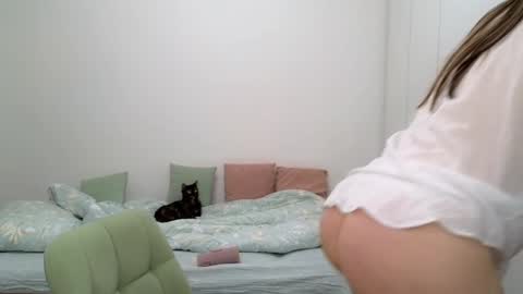 Snapshot of alicianoveli chatting on February 2025 12:28:01 PM alicianoveli online show from February 2025 12:28:01 PM