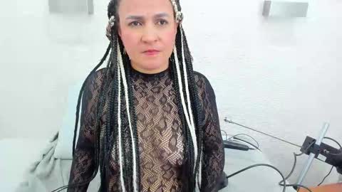 im tutti online show from October 2025 02:36:02 AM