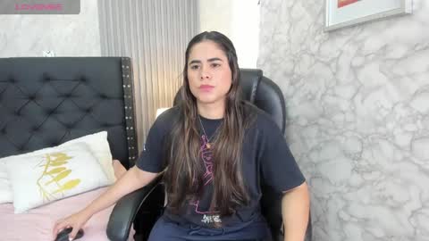 Snapshot of alicy__torres chatting on April 2026 12:01:01 PM alicya online show from April 2026 12:01:01 PM