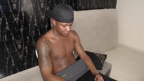 Snapshot of alid_17 chatting on February 2026 06:45:01 AM Alid 17 online show from February 2026 06:45:01 AM