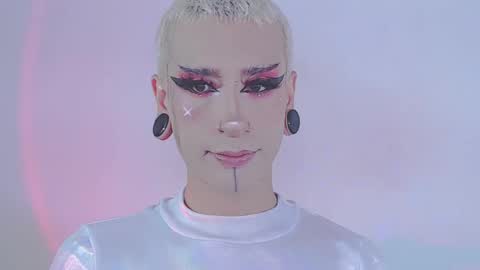 Snapshot of alienexxx chatting on February 2026 02:32:01 AM online show from February 2026 02:32:01 AM