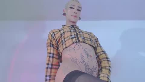 Snapshot of alienexxx chatting on February 2026 08:58:01 PM online show from February 2026 08:58:01 PM