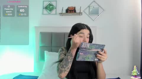 aliice_walker_ online show from January 2025 01:11:01 PM