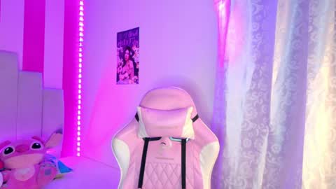 Snapshot of aliice_wonderland_ chatting on June 2026 04:54:02 AM Aliice Brown online show from June 2026 04:54:02 AM